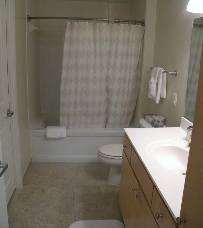 Madison Hospitality At 1401 Joyce Street Arlington Room photo