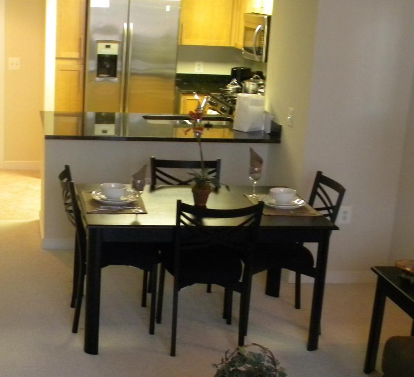 Madison Hospitality At 1401 Joyce Street Arlington Room photo