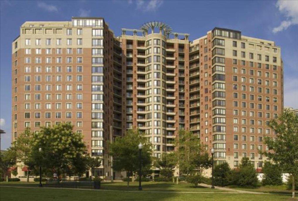 Madison Hospitality At 1401 Joyce Street Arlington Exterior photo